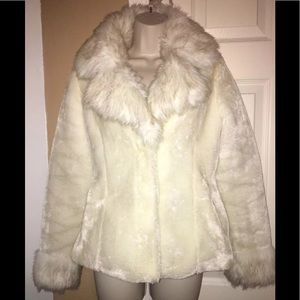 Warm White Faux Fur Winter Fall Jacket. Size S